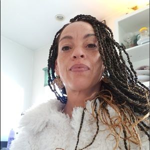 Meet your Posher, Tonya